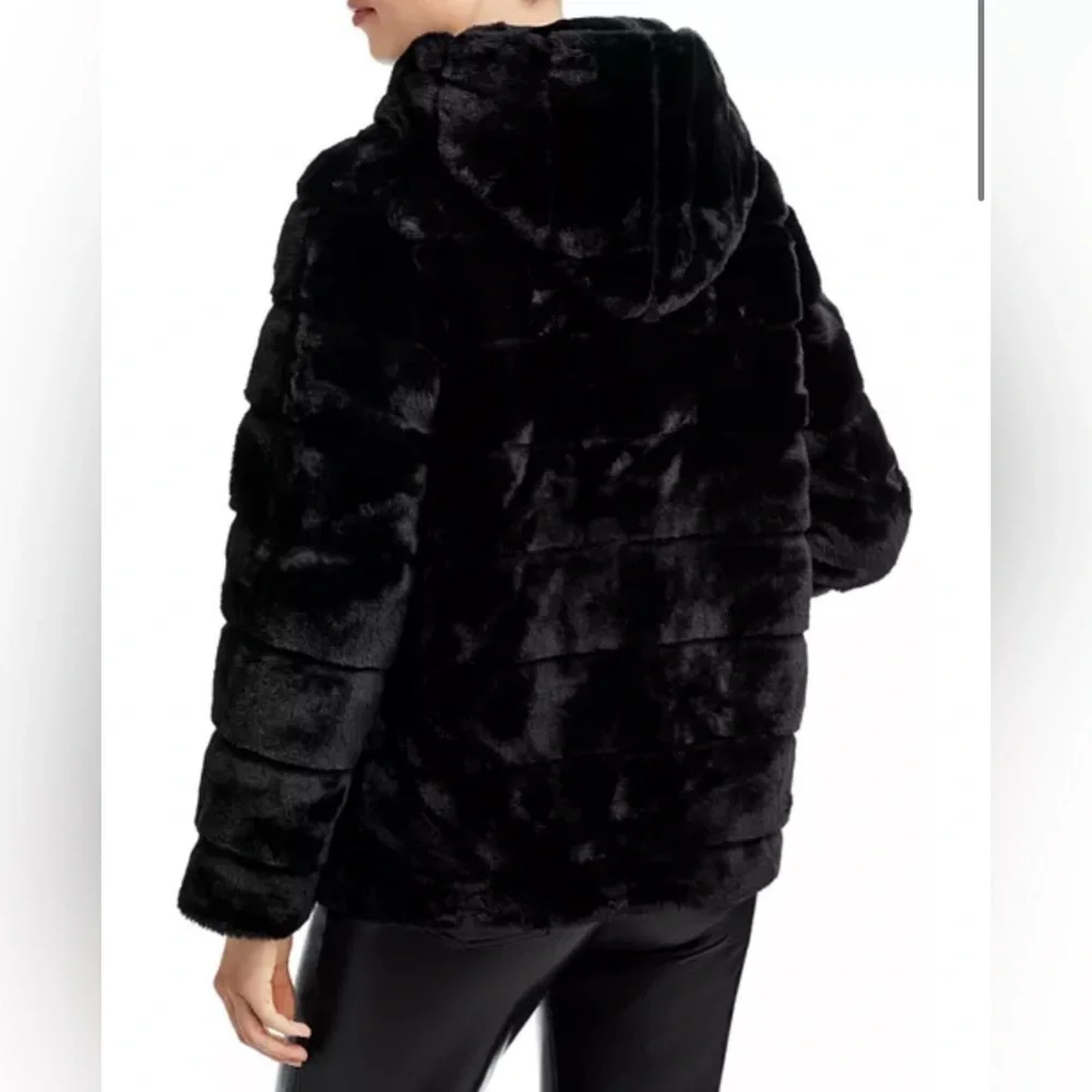 Women’s APPARIS Goldie Black Faux Fur Hooded Short Coat XS Chic Grunge Cozy - Picture 4 of 16